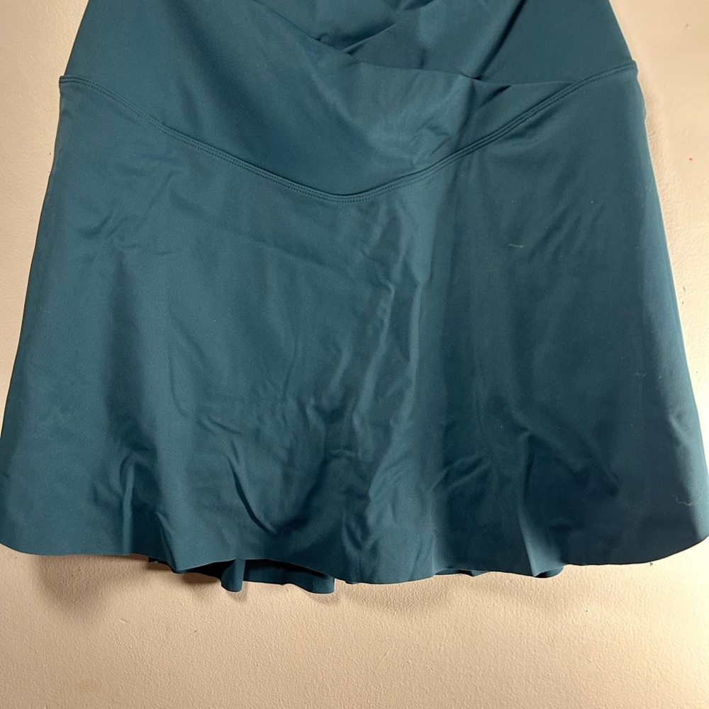 HALARA Deep Teal Circle Skort